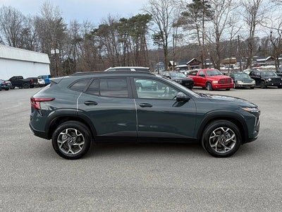 2025 Chevrolet Trax FWD LT