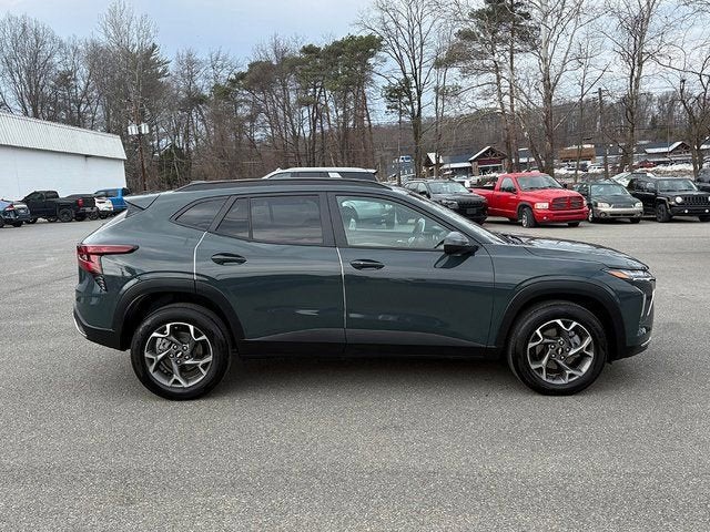 2025 Chevrolet Trax FWD LT
