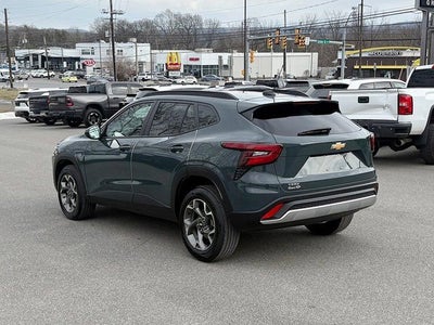 2025 Chevrolet Trax FWD LT